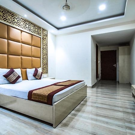 Capital O Hotel Orchid Garden Near Satyam Inox Patel Nagar New Delhi Extérieur photo