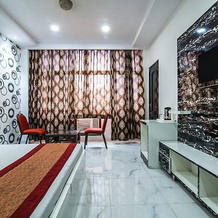 Capital O Hotel Orchid Garden Near Satyam Inox Patel Nagar New Delhi Extérieur photo