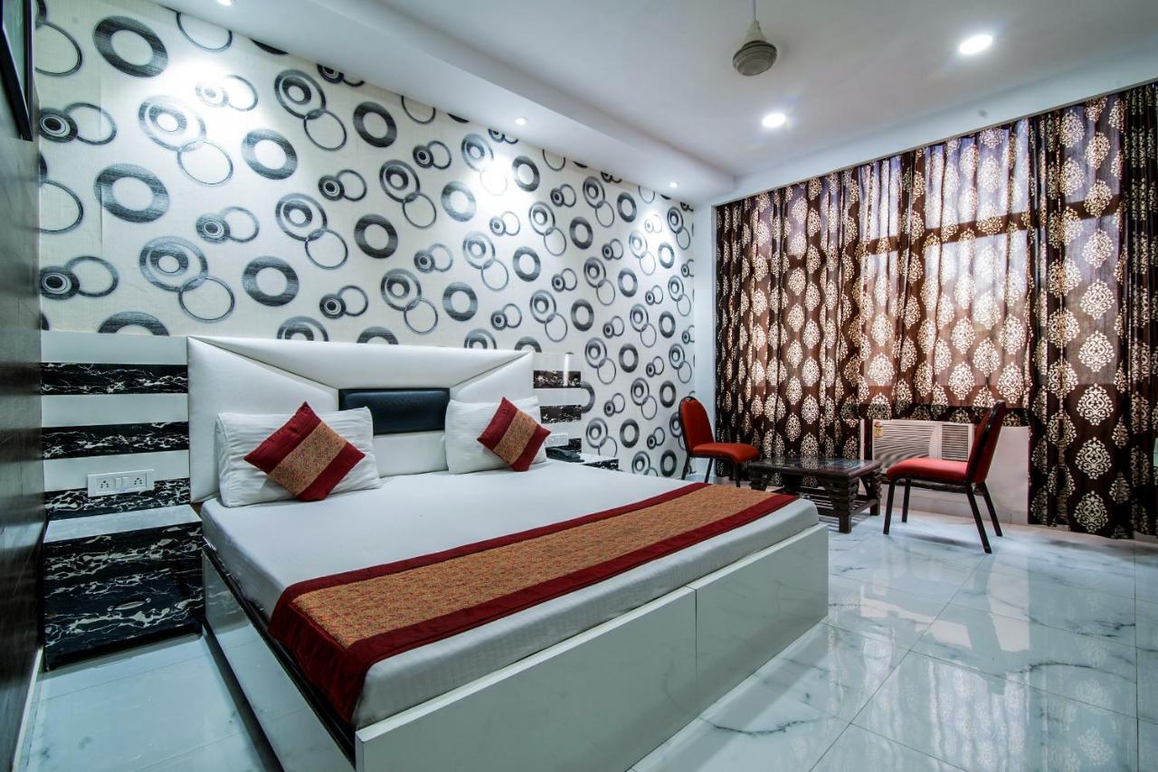 Capital O Hotel Orchid Garden Near Satyam Inox Patel Nagar New Delhi Extérieur photo