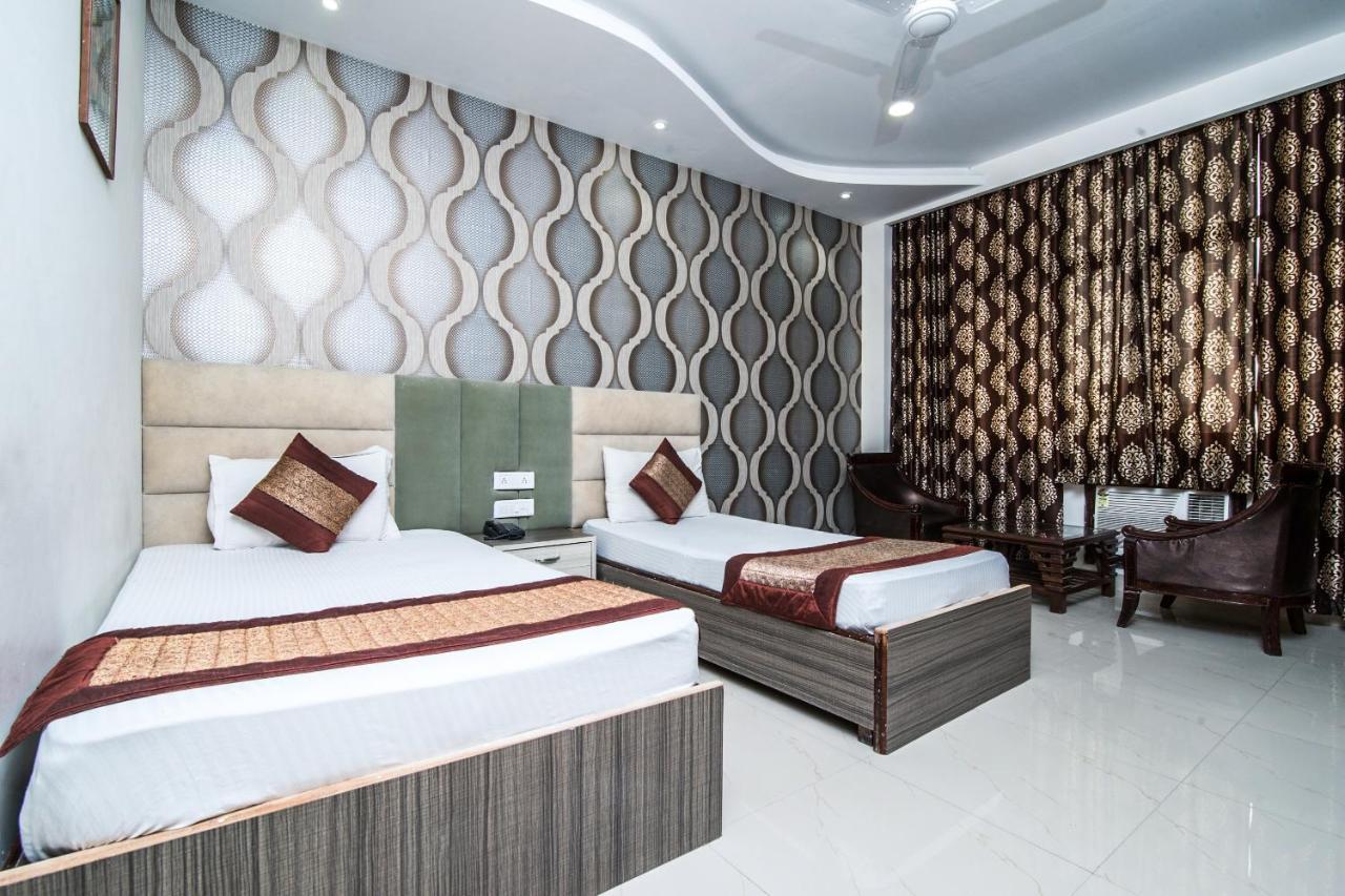 Capital O Hotel Orchid Garden Near Satyam Inox Patel Nagar New Delhi Extérieur photo