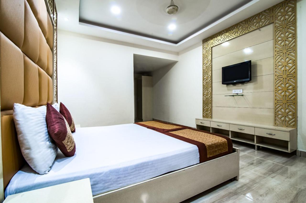 Capital O Hotel Orchid Garden Near Satyam Inox Patel Nagar New Delhi Extérieur photo