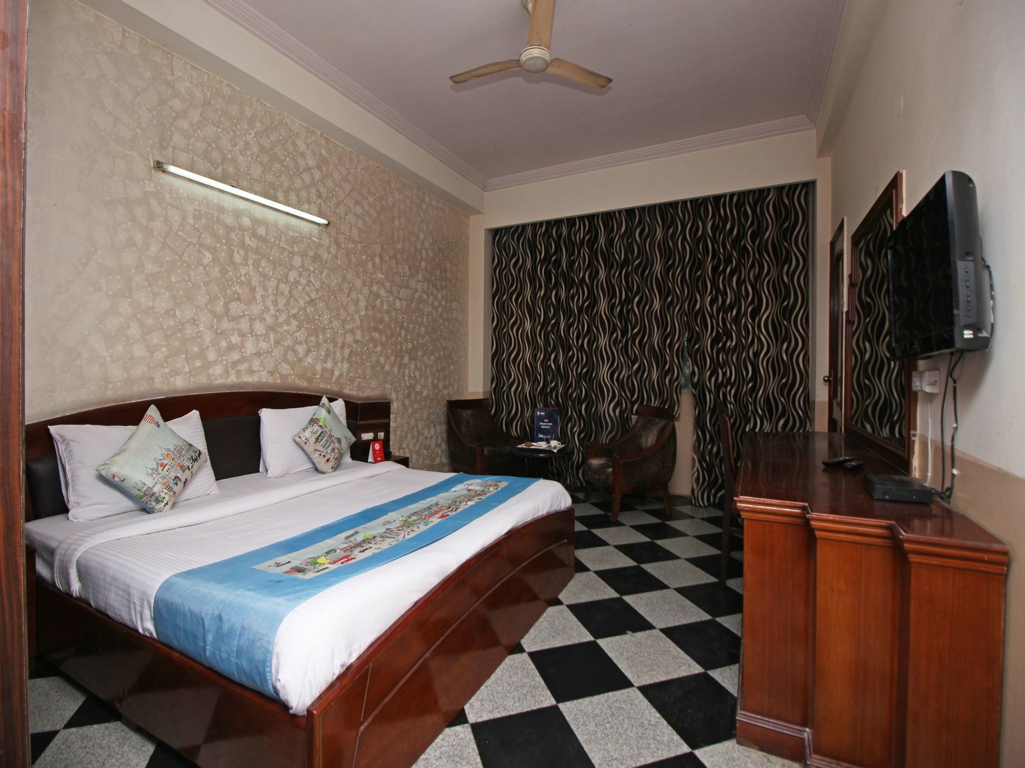 Capital O Hotel Orchid Garden Near Satyam Inox Patel Nagar New Delhi Extérieur photo